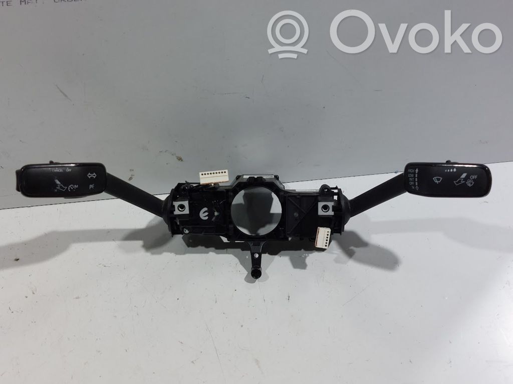 Skoda Superb B8 (3V) Interruptor/palanca de limpiador de luz de giro 