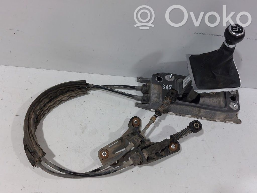 Volkswagen PASSAT B6 Gear shifter/selector 