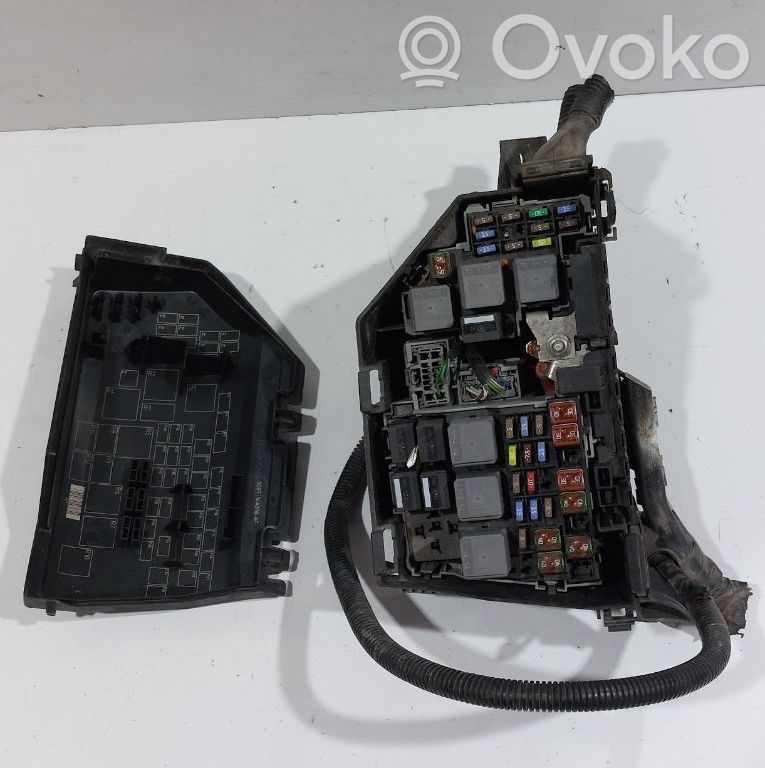 Ford Mondeo MK IV Skrzynka bezpieczników / Komplet 
