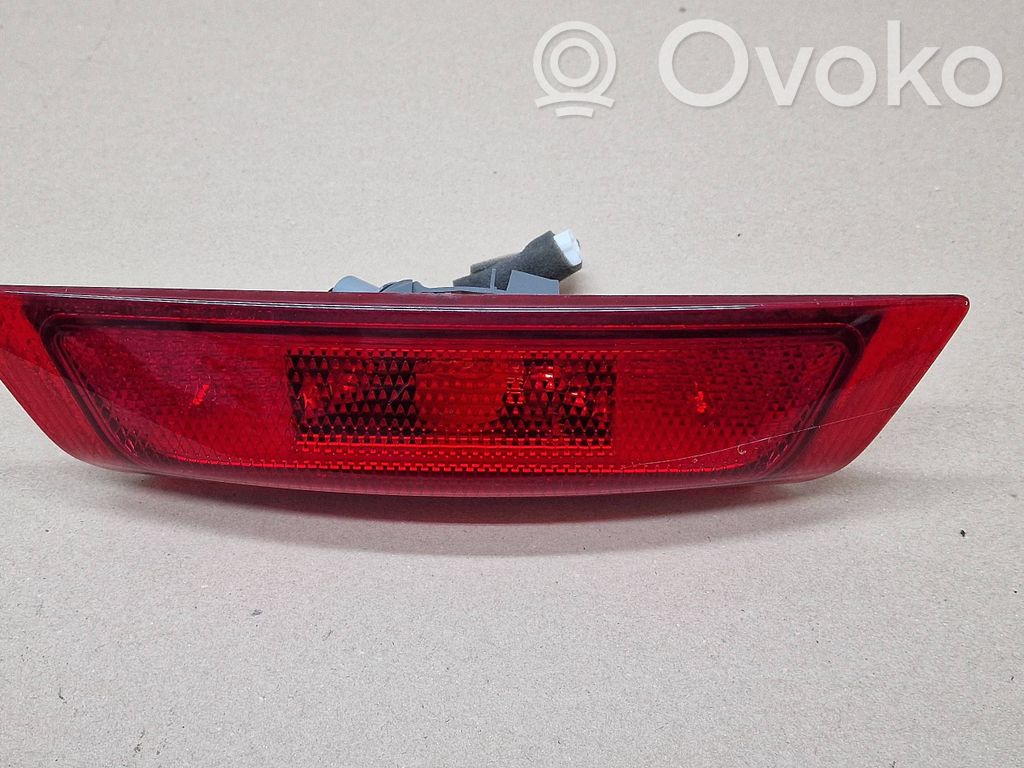 Nissan Micra Trzecie światło stop 
