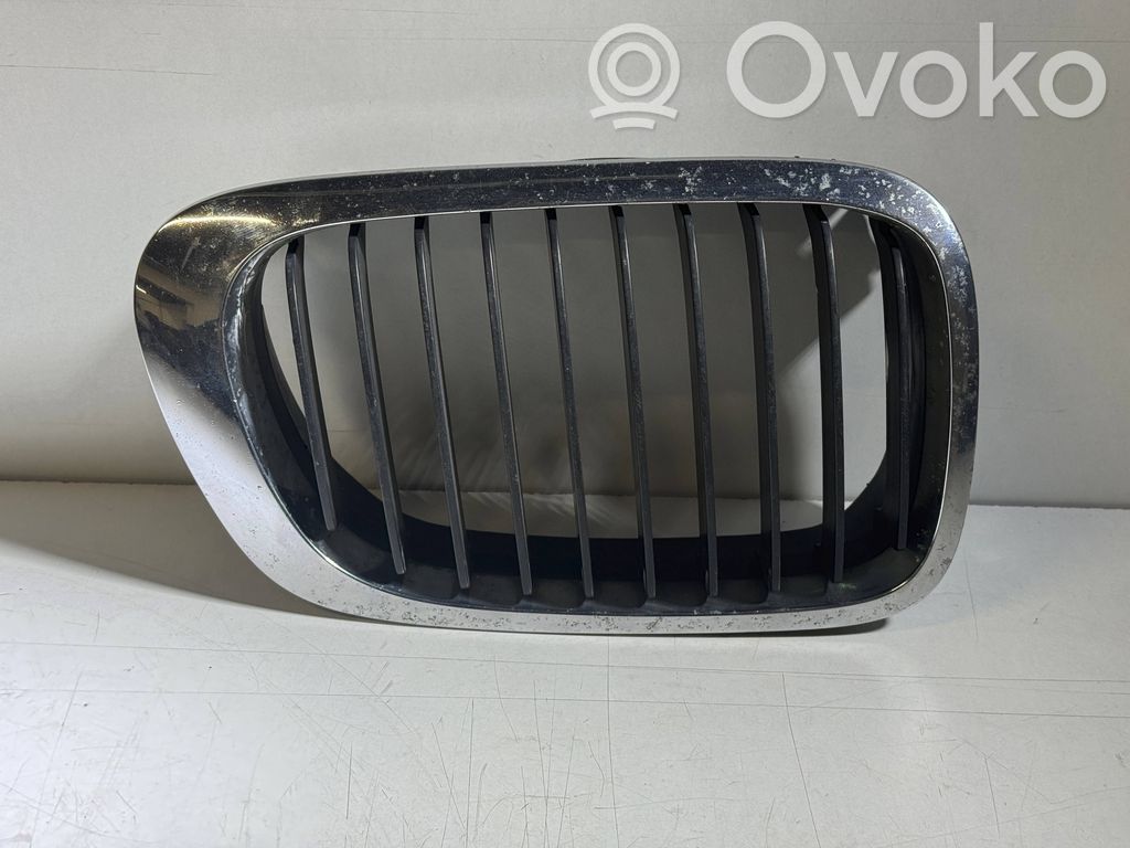 BMW 3 E46 Priekšējais režģis 