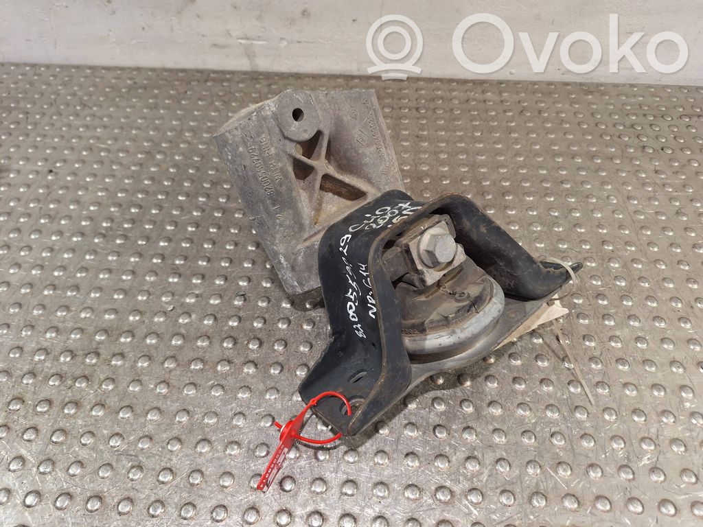 Renault Clio III Engine mounting bracket 