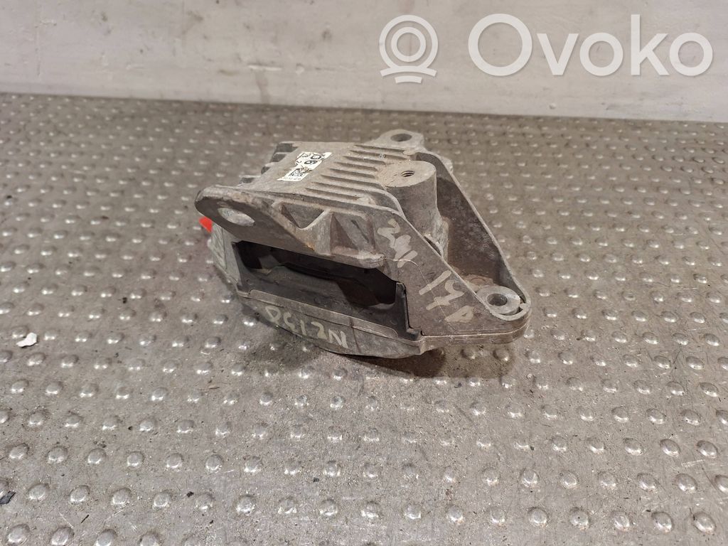 Engine mounting bracket   S25056419