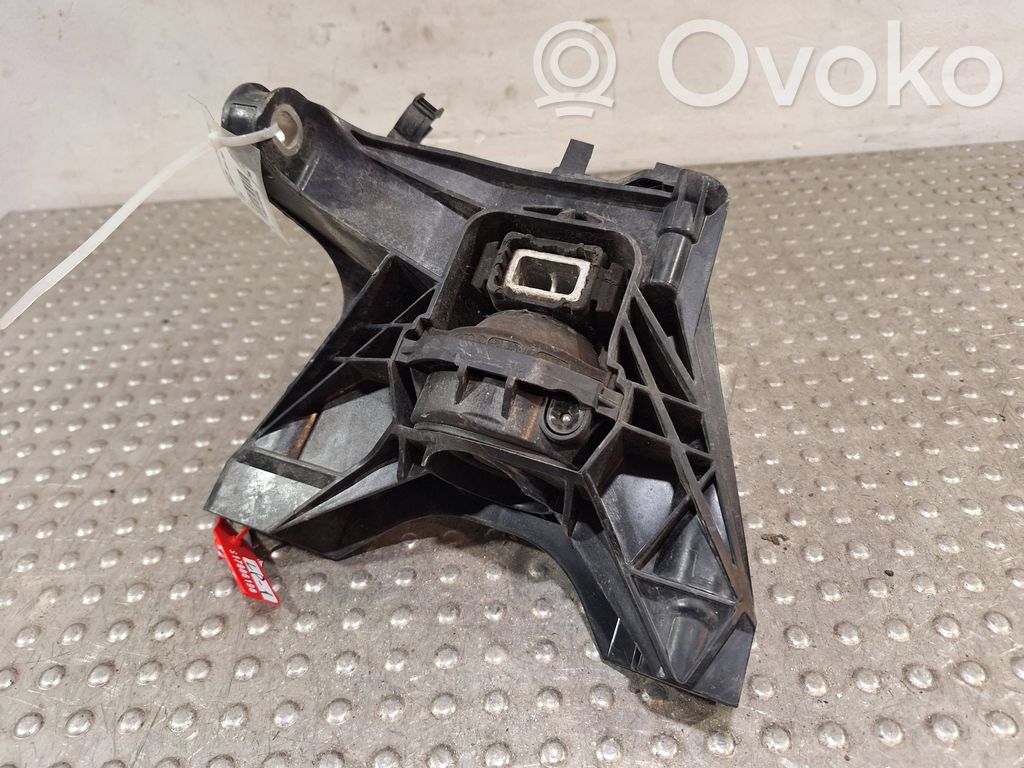 Peugeot 5008 II Engine mount bracket 