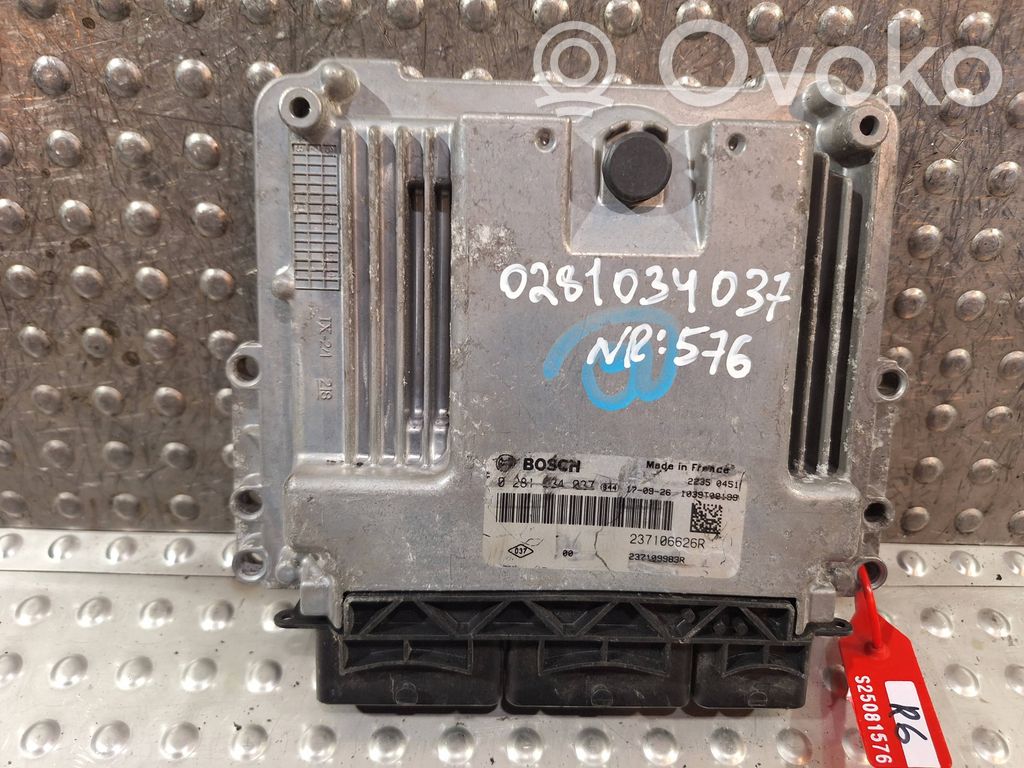Renault Trafic III (X82) Engine control unit/module 