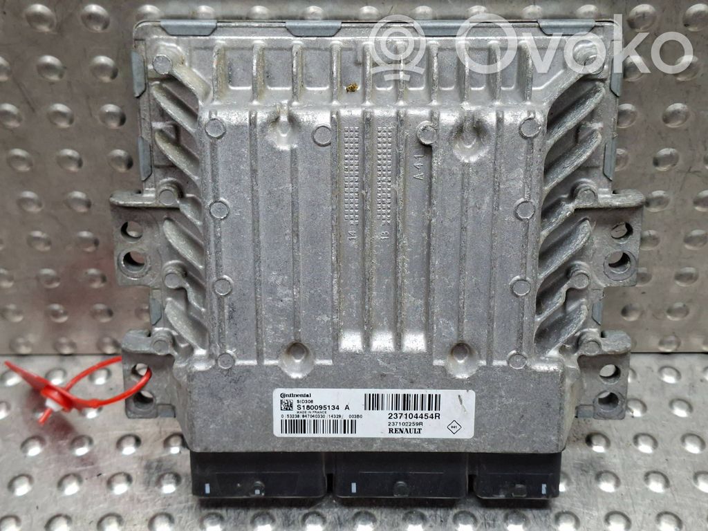 Dacia Duster Engine control unit/module 