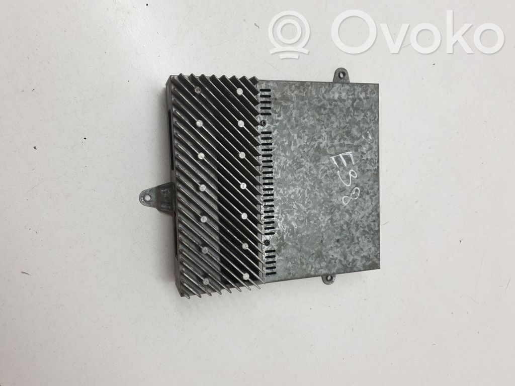 BMW 7 E38 Garso stiprintuvas 