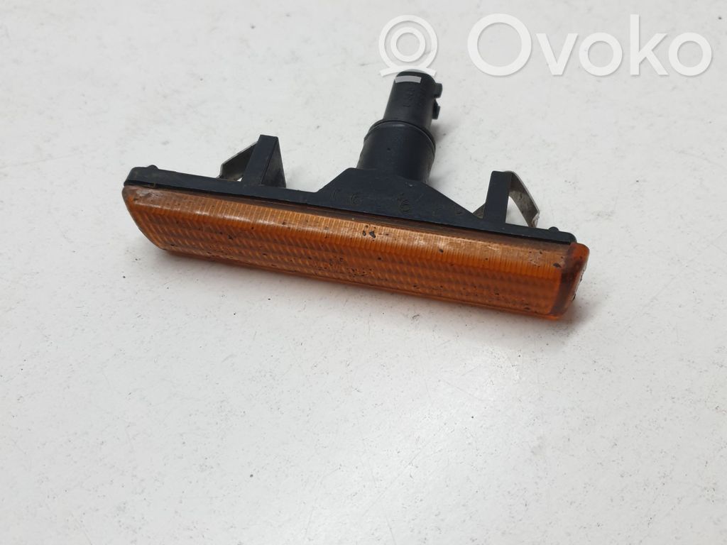 Front fender indicator light   8360205