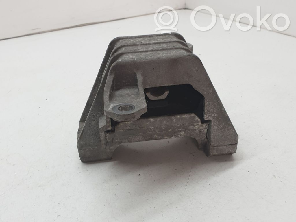 Opel Vectra C Engine mount bracket 