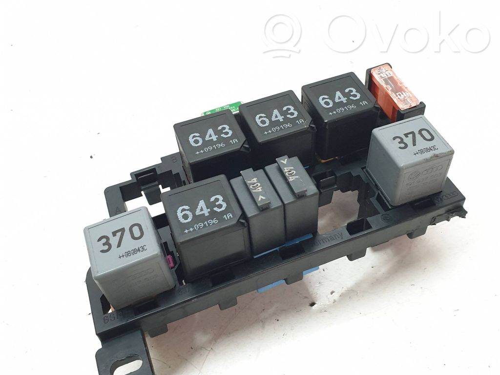Audi A6 S6 C6 4F Drošinātāju kaste (komplekts) 