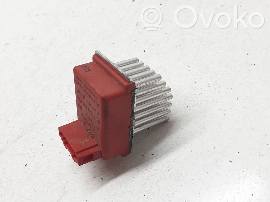 Rezystor / Opornik dmuchawy nawiewu   1J0907521,5DS00646701,657364M,037906433A,037906433C,1049849,171407285A,1J0611053,2N0407182B,357611053B,357907521,3A0611053,7275957,861498203,95NW18B647CA,95NW18B647CB,95NW18W647CB,N10138905,WHT005480