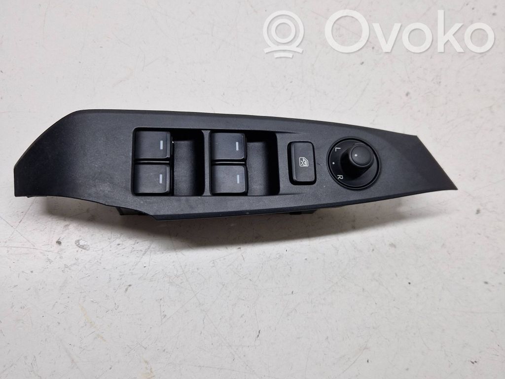 Mazda 6 Electric window control switch 