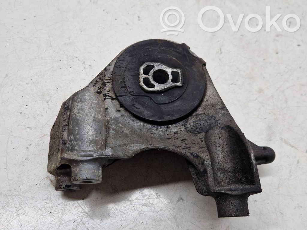 Engine mount bracket   X00762A