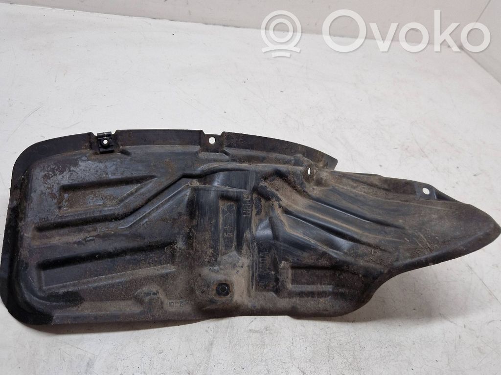 Mitsubishi Grandis Kita dugno detalė 