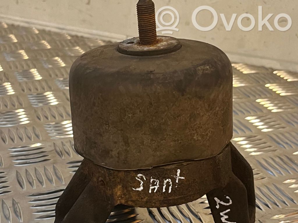 Hyundai Santa Fe Engine mount bracket 