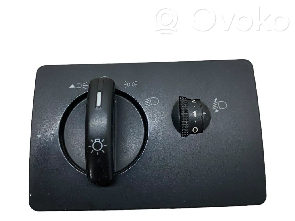 Ford C-MAX I Light switch 