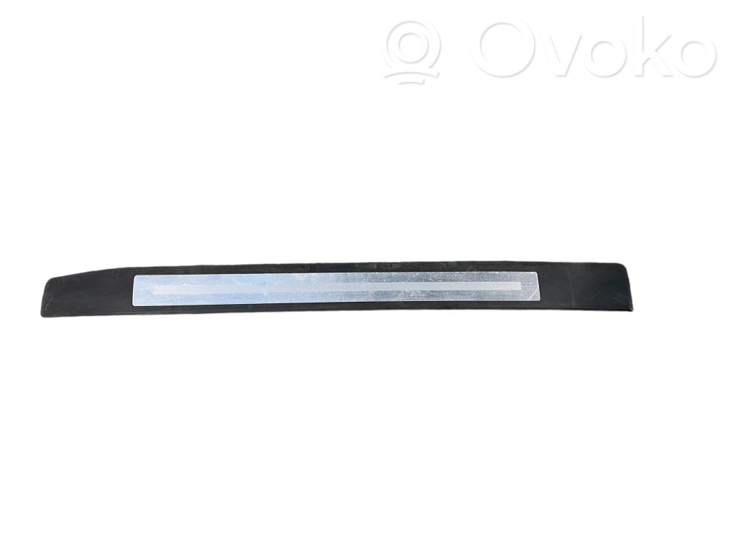 Audi A4 S4 B7 8E 8H Listwa progowa przednia 