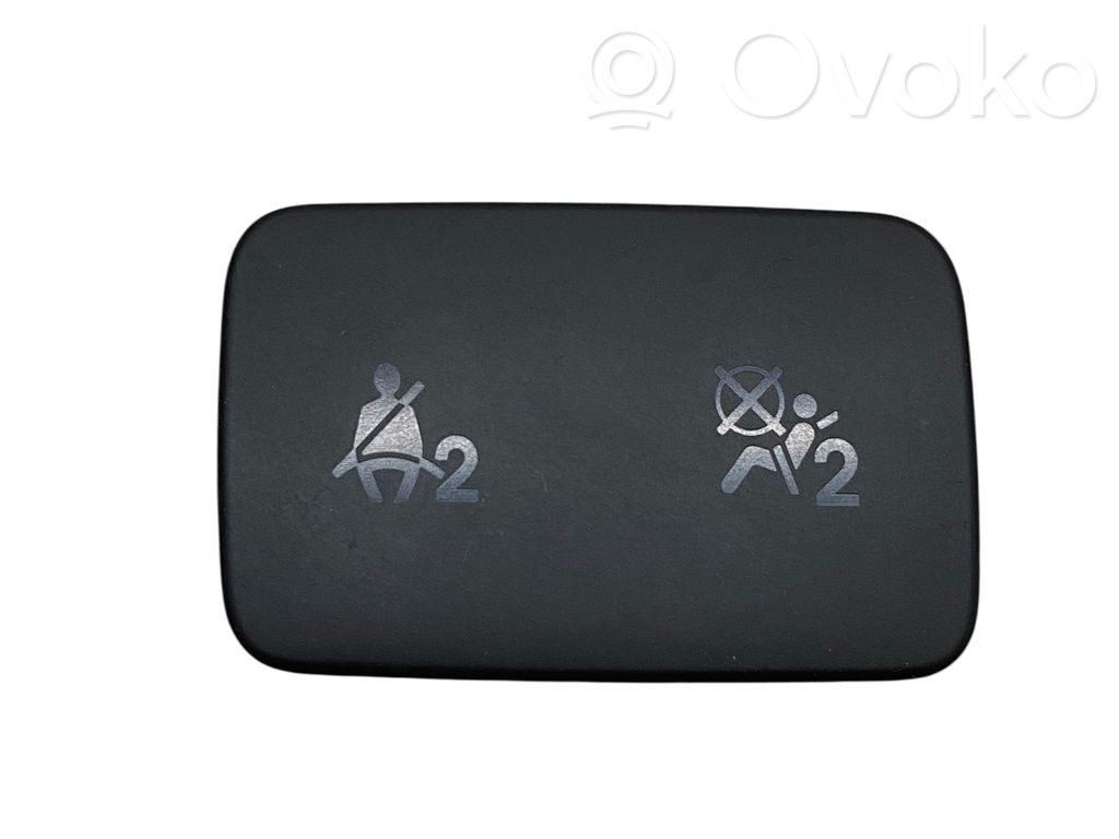 Chevrolet Captiva Passenger airbag on/off switch 