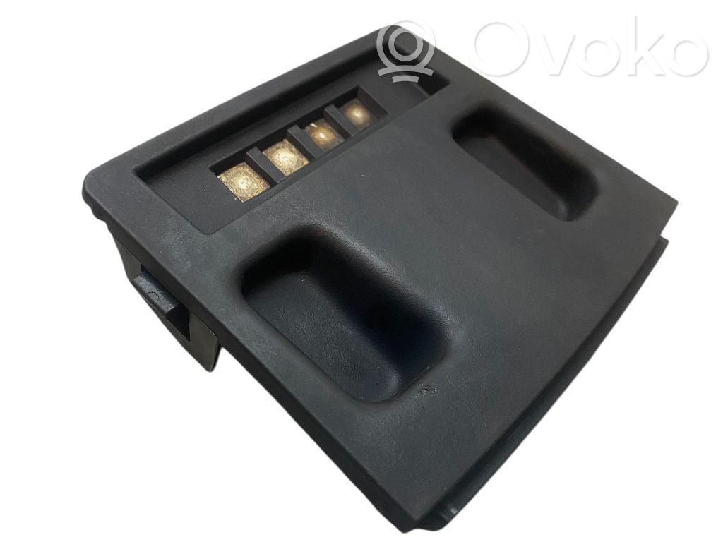 Autres éléments de console centrale   8674913