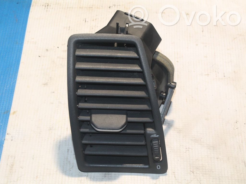 Volvo XC90 Quarter panel pressure vent 