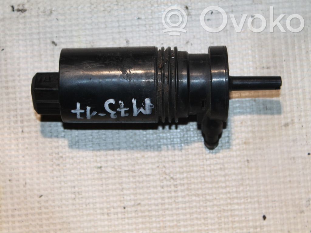 Volvo XC90 Windscreen/windshield washer pump 