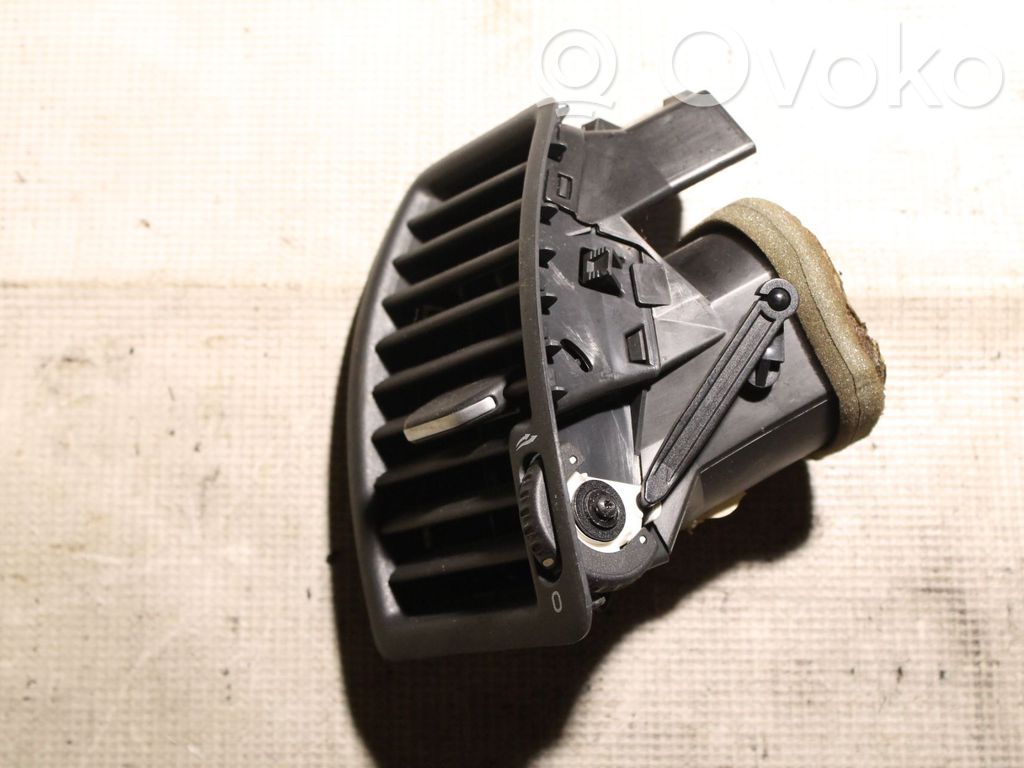 Volvo XC90 Quarter panel pressure vent 