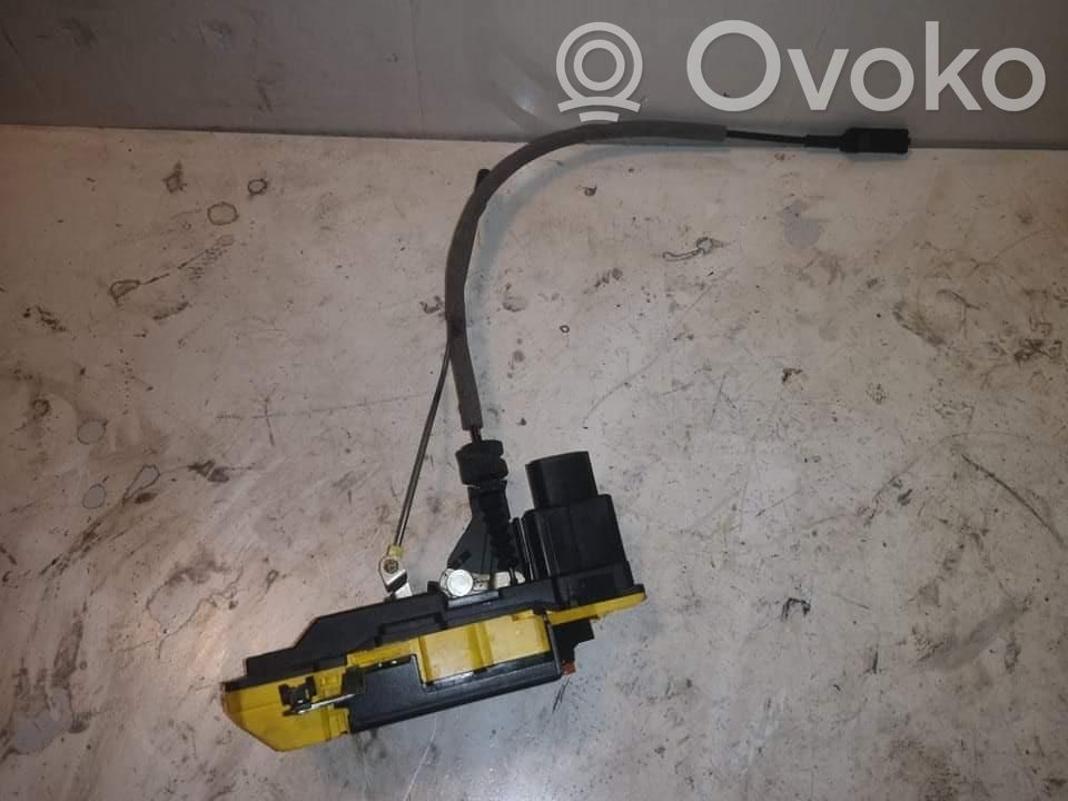 Volvo S60 Aizmugurē slēdzene 