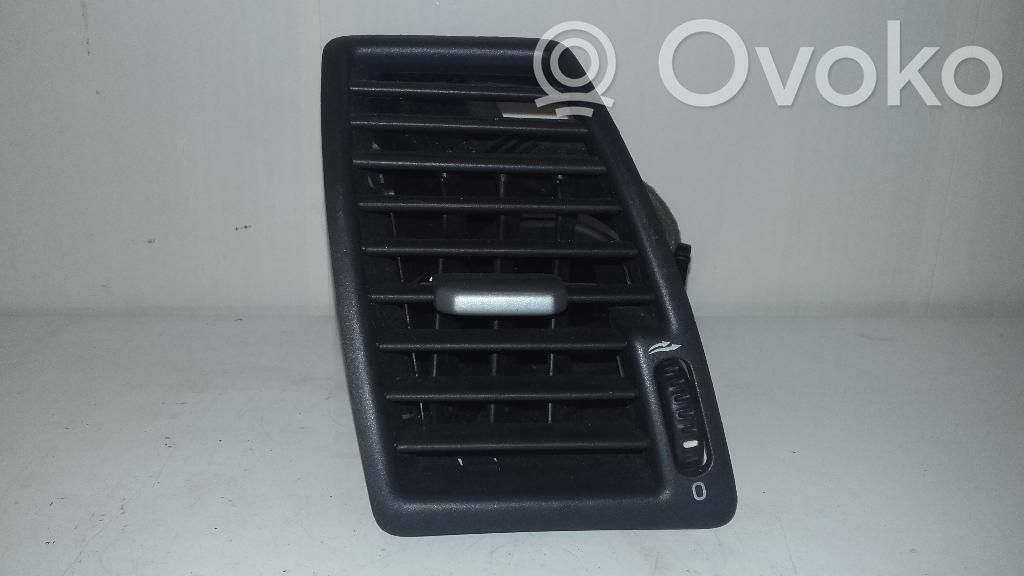 Volvo XC90 Quarter panel pressure vent 
