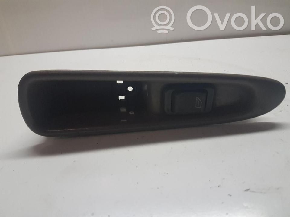 Volvo V40 Electric window control switch 
