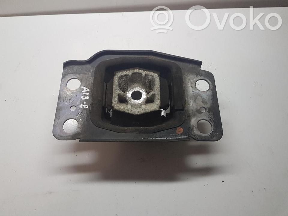 Ford Galaxy Engine mount bracket 