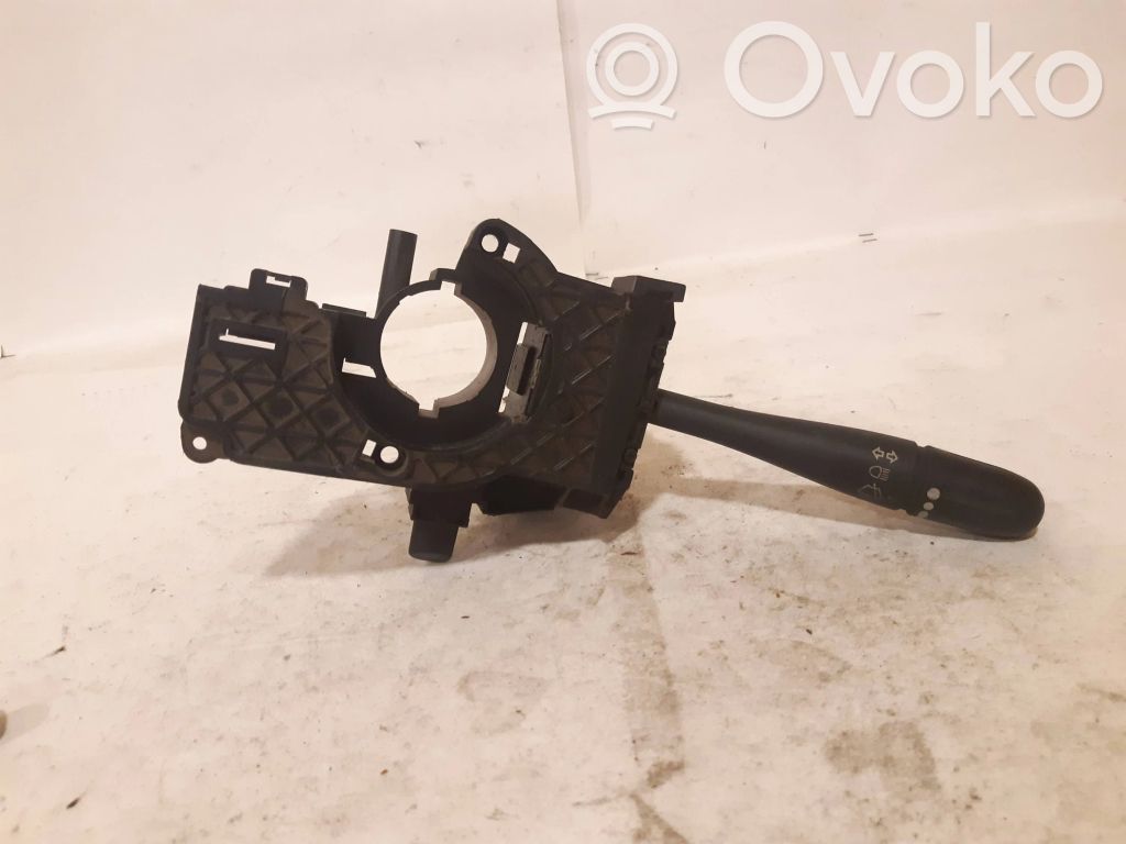 Chrysler Voyager Interruptor/palanca de limpiador de luz de giro 