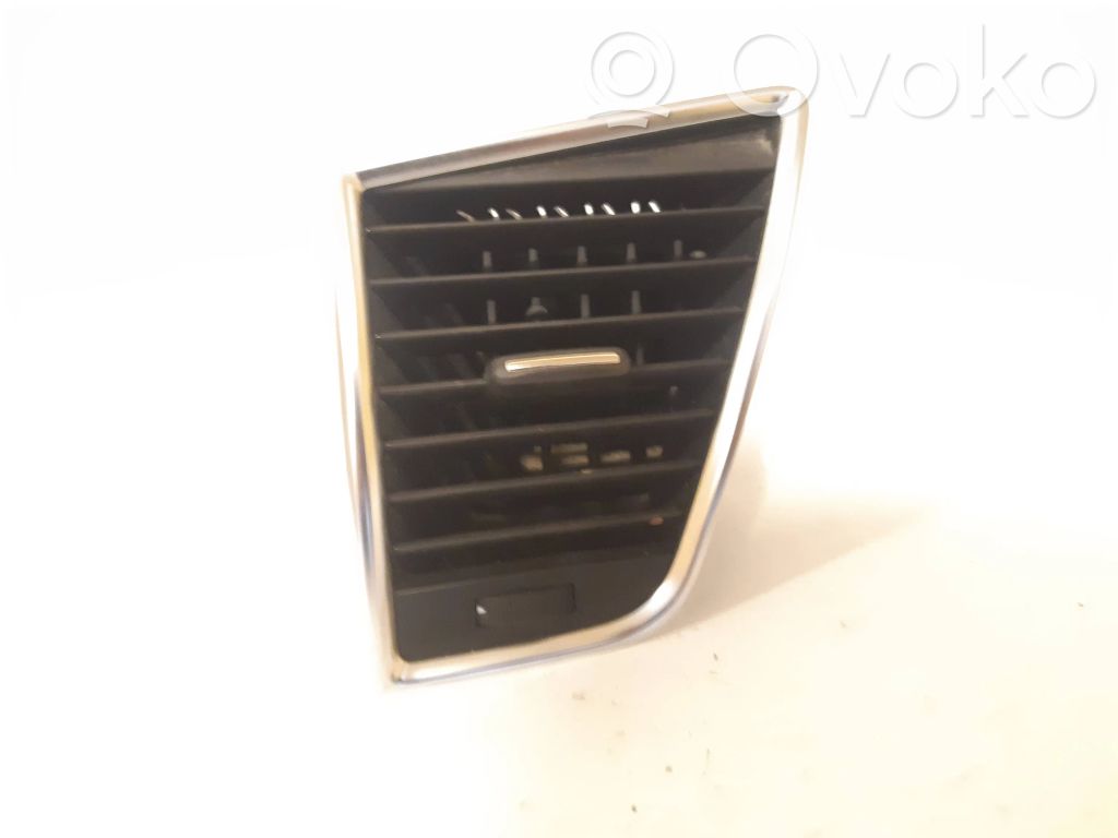 Boczna kratka nawiewu deski rozdzielczej   8R1820901F,9025100L0098