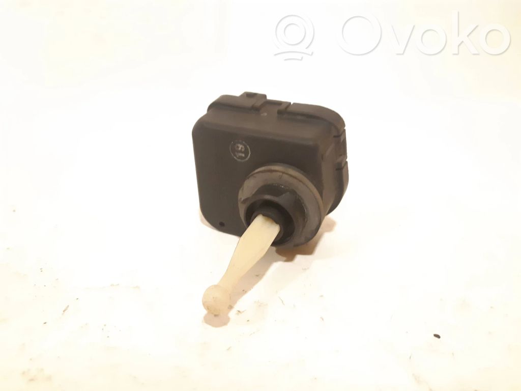 Audi A4 S4 B5 8D Headlight level adjustment motor 