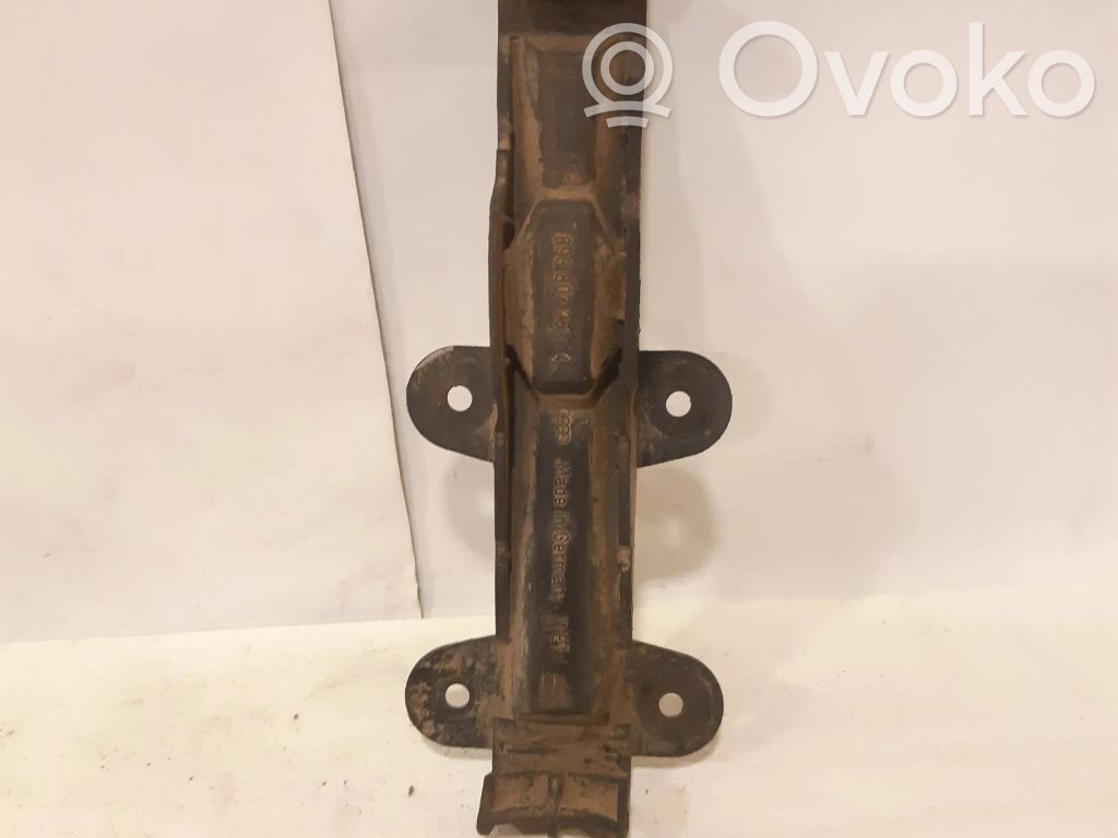 Audi 80 90 B3 Galinis laikiklis bamperio 