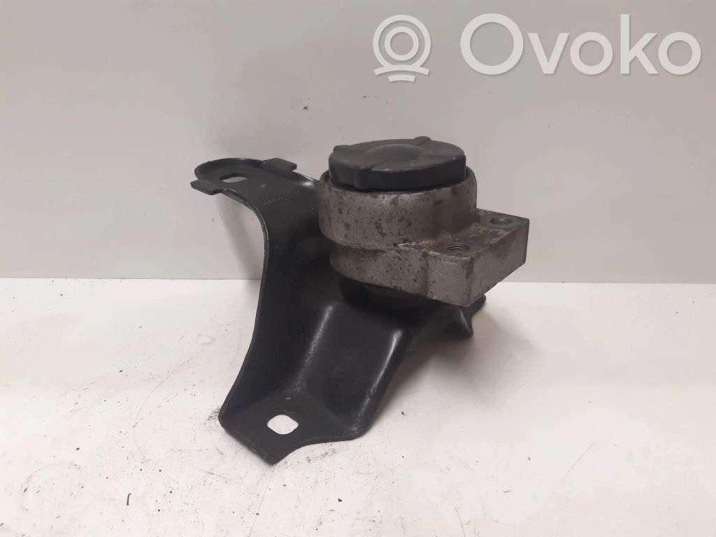 Ford Focus Engine mount bracket 