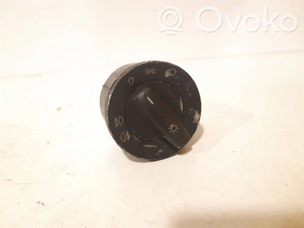 Volkswagen Touran I Light switch 