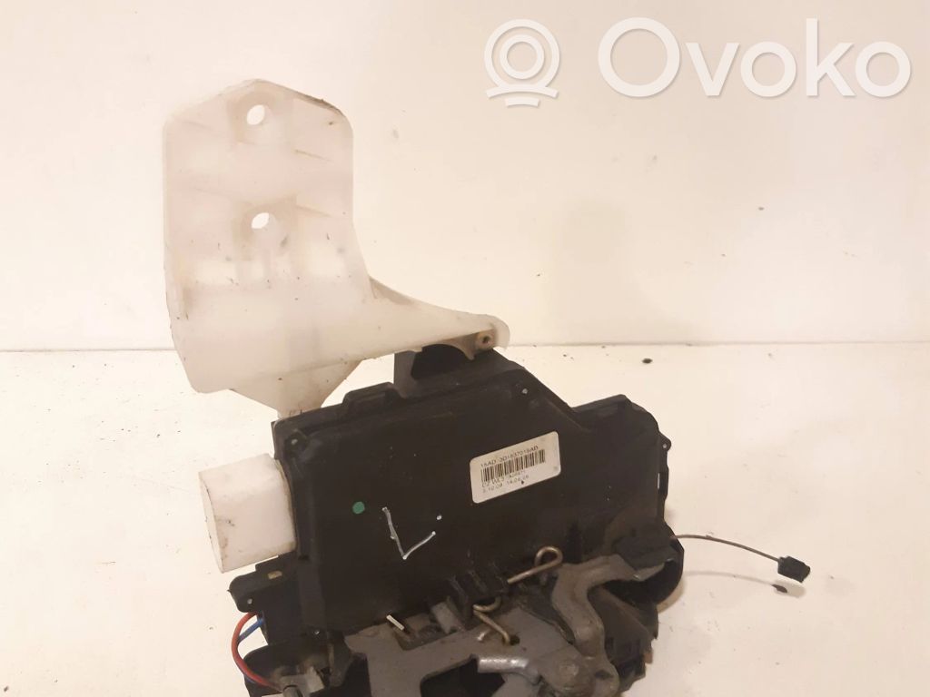Volkswagen Caddy Front door lock 