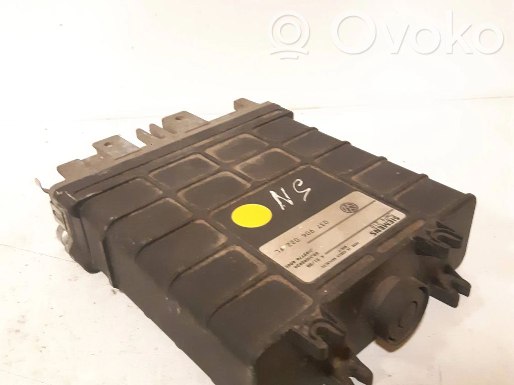 Volkswagen PASSAT B3 Engine control unit/module 