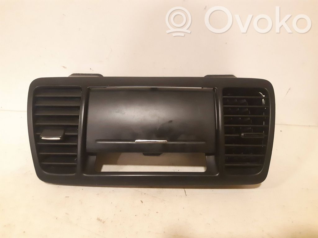 Subaru Legacy Centrinės oro grotelės 