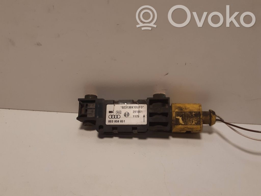 Volkswagen PASSAT B6 Czujnik uderzenia Airbag 