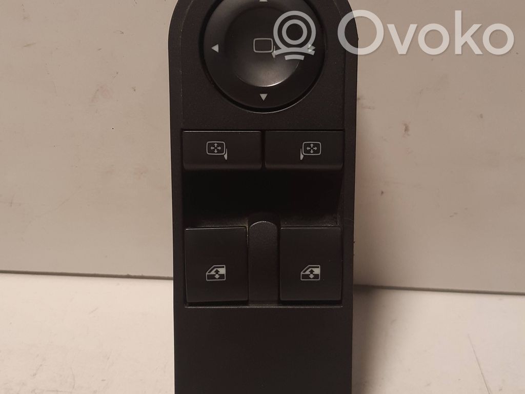 Opel Astra H Electric window control switch 
