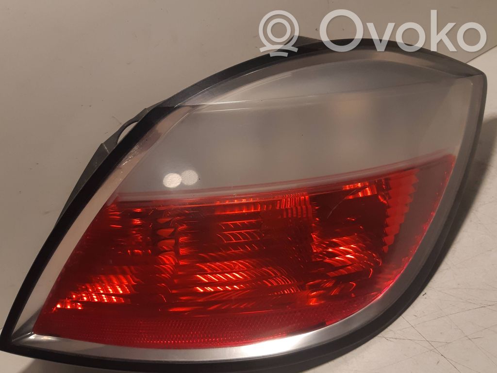 Opel Astra H Lampa tylna 