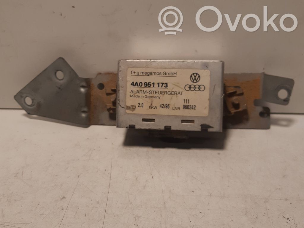Audi A4 S4 B6 8E 8H Alarm control unit/module 