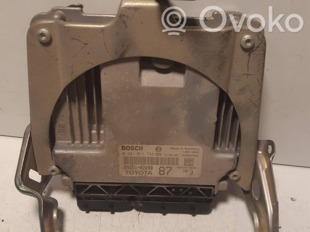 Toyota Corolla E120 E130 Engine control unit/module 