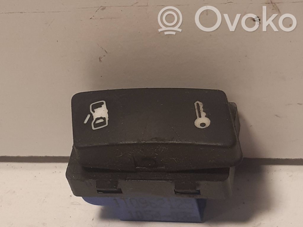 Volkswagen Touran I Botón interruptor de bloqueo de puertas 
