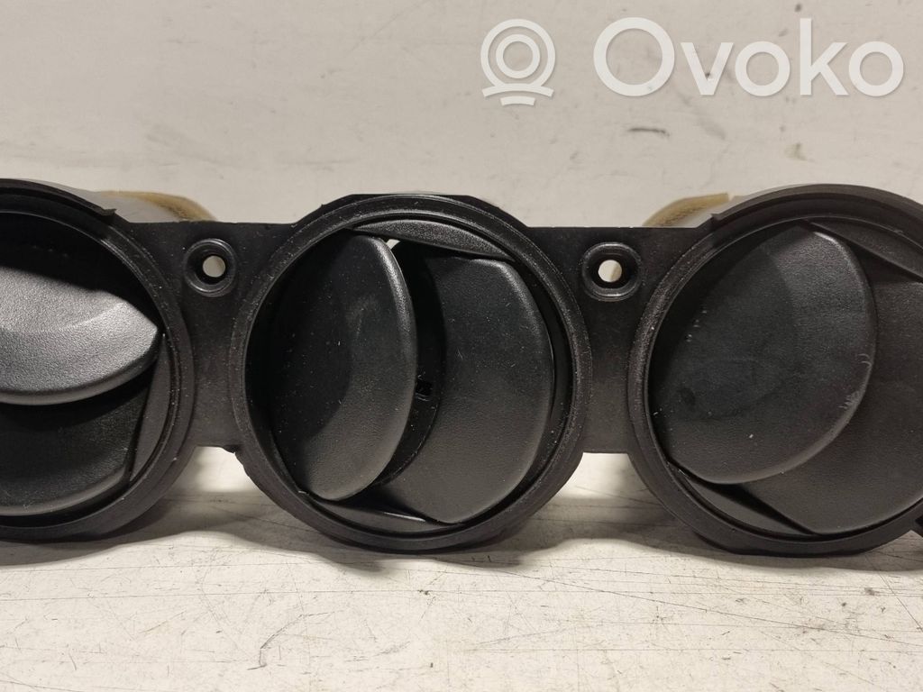 Mazda 6 Centrinės oro grotelės 