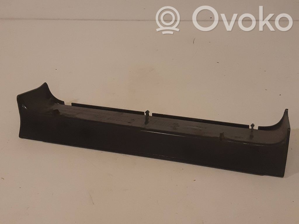 Volkswagen Caddy Listwa pod lampę tylną 