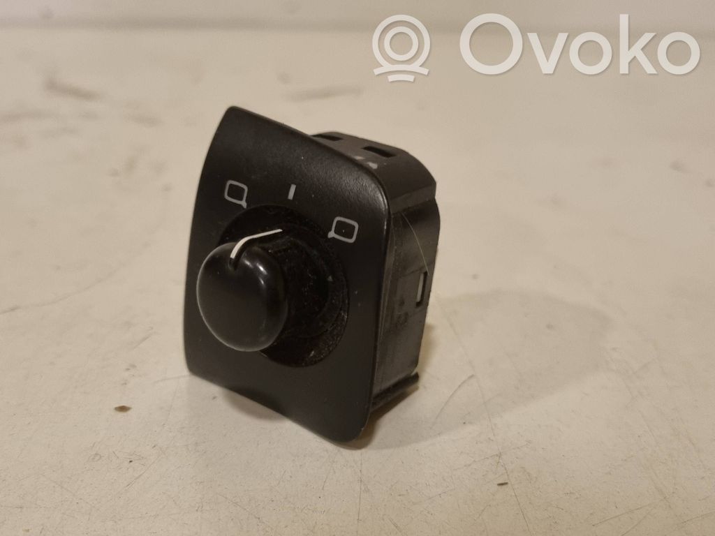 Audi A6 S6 C5 4B Wing mirror switch 