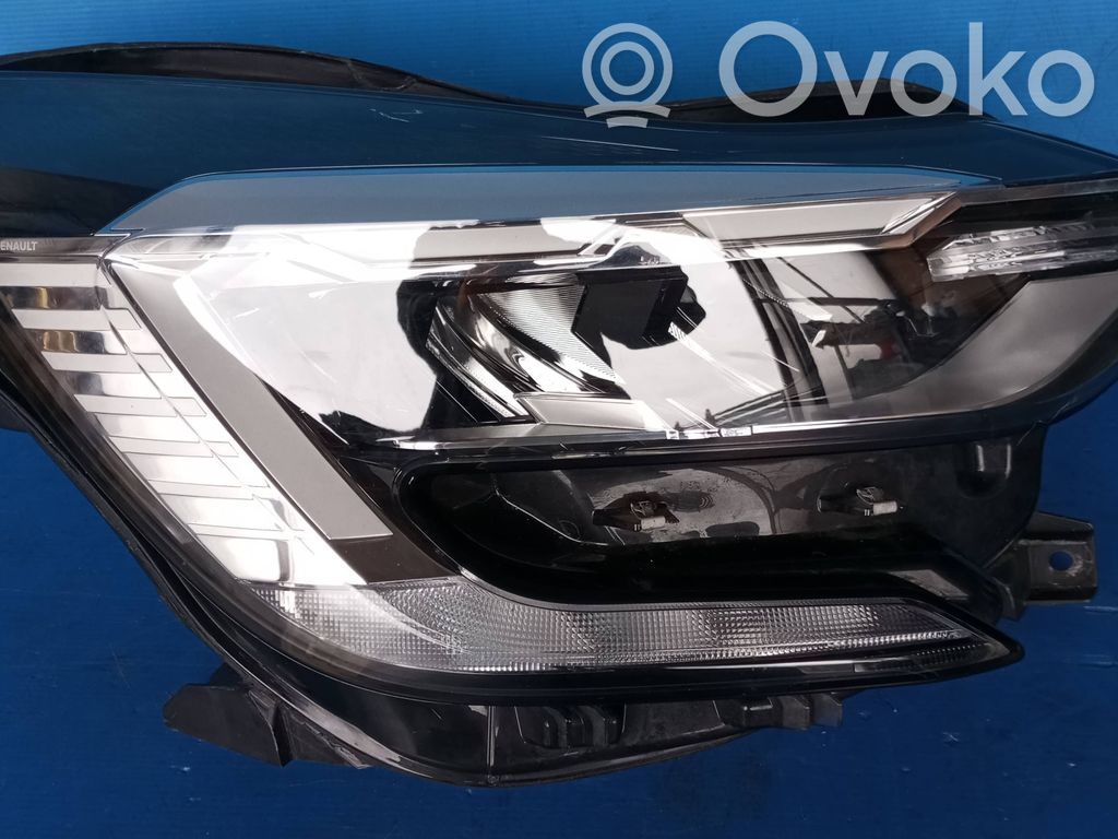 Renault Captur II Headlight/headlamp 