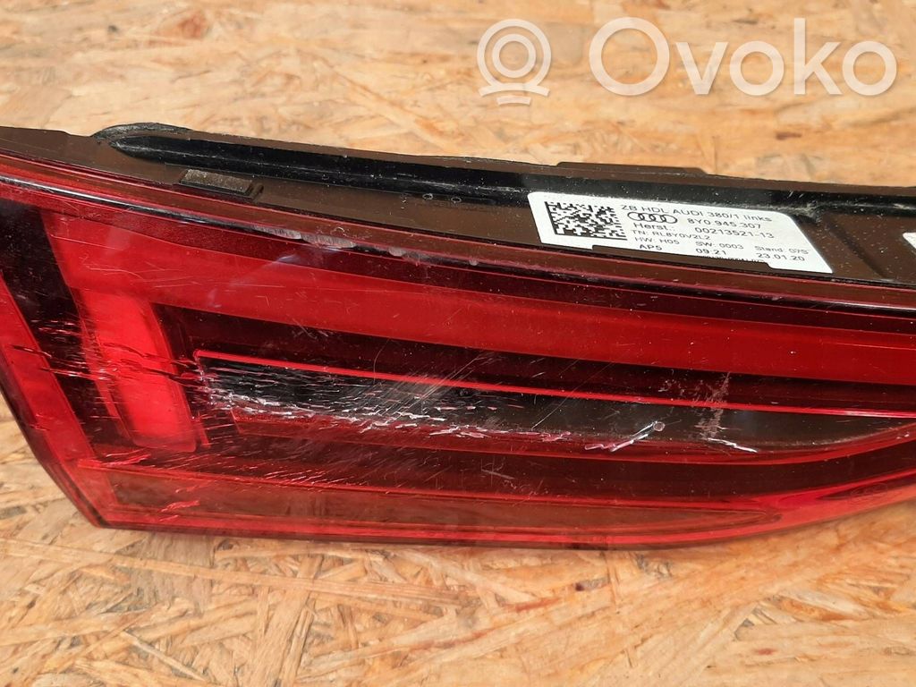 Audi A3 8Y Lampy tylnej klapy bagażnika 